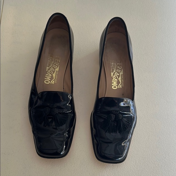 Ferragamo - Picture 1 of 8